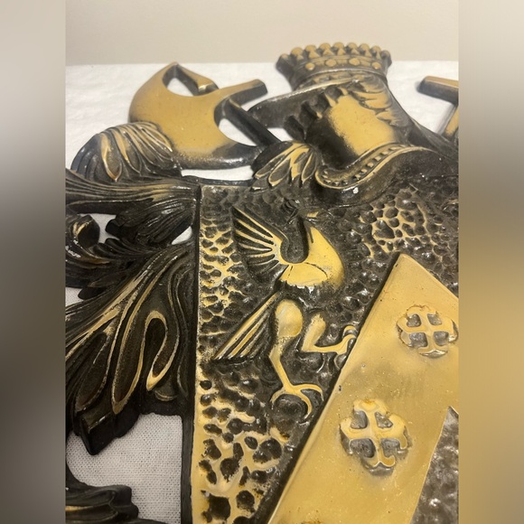 Vintage Metal Wall Crest Medieval Style Coat Of Arms Made In Japan 18”x 17” - Picture 5 of 8